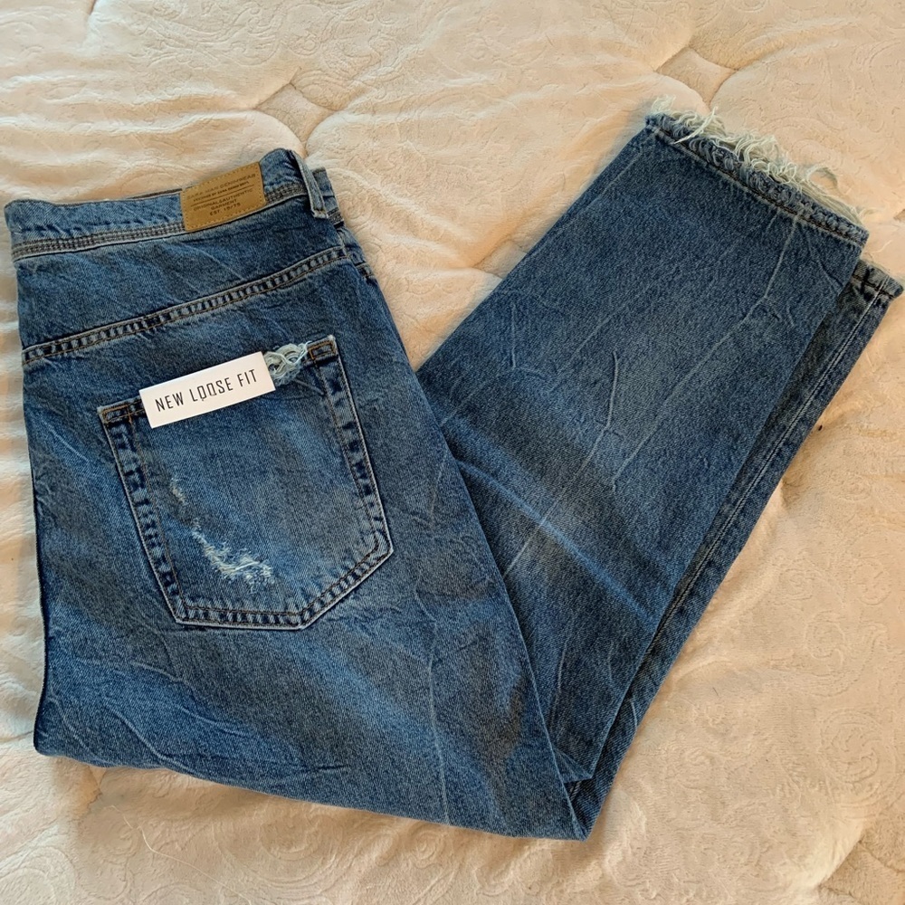 NWT ZARA men’s capris distressed jeans-size 32